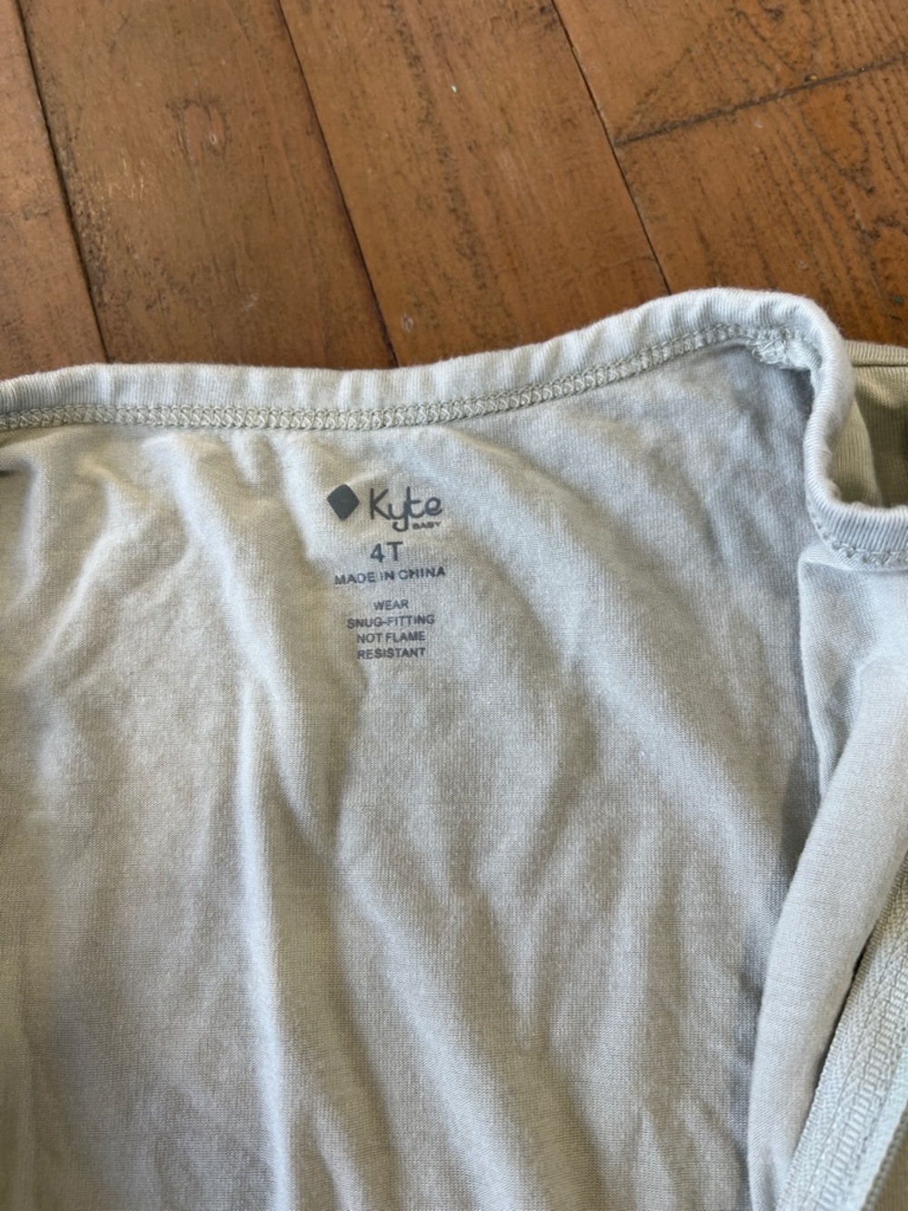 Kyte baby light green sleeveless romper zip front 4T - Picture 4 of 7